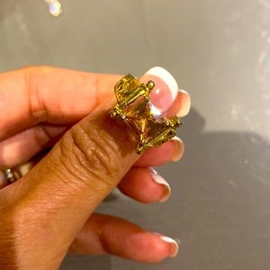 Express gold ring with champagne gem